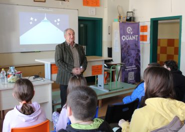 Община Панагюрище и клуб „Квант“ стартираха занимания по интереси за ученици в областта на физиката, роботиката и програмирането