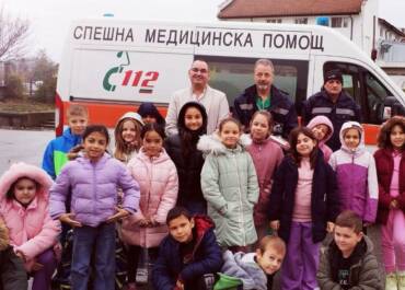 Изнесен урок на тема „Спешната помощ“ 🚑. с учениците от IIв клас.