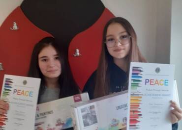 Награди за „Плакат на мира“