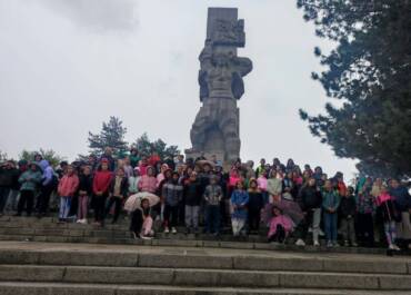 „Към върха на Априлци“